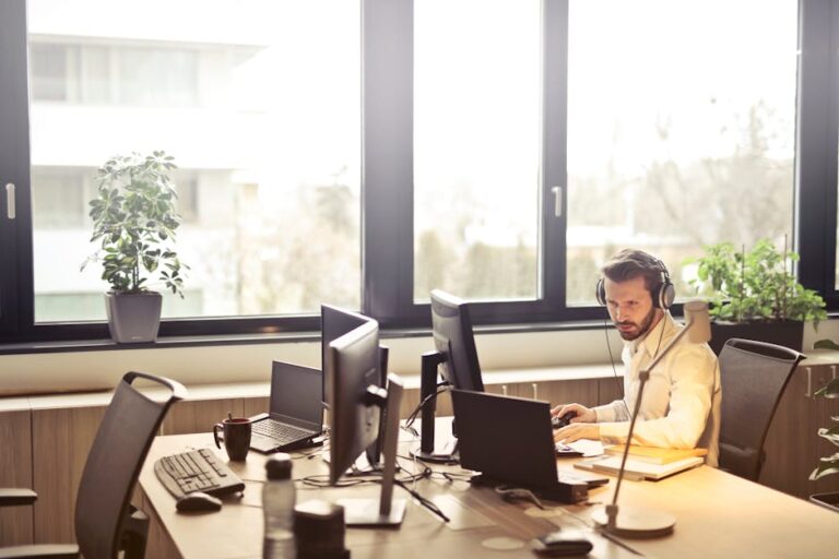 «Diademas para Call Centers: Tecnología y Ergonomía en Acción»